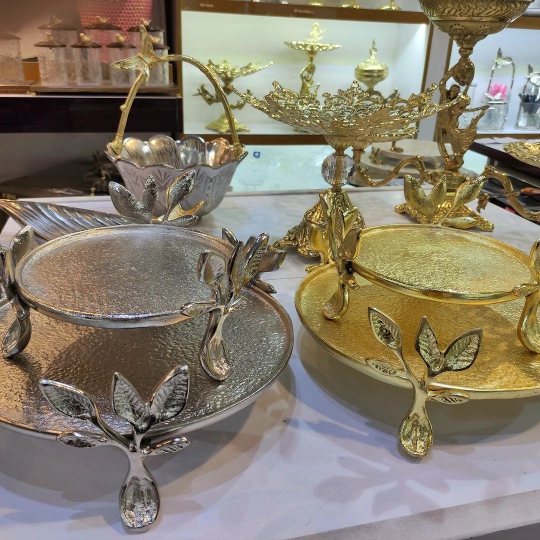 کاپ کیک یا شیرینی خوری 3 پایه گلبرگ ( موجود در 2 سایز و 2 رنگ ) تکریمی شاپ
