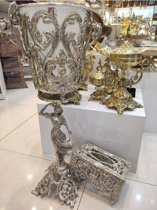 سطل و جای دستمال باله کنار سالنی آلیاژی ( موجود در دو رنگ طلایی و نقره ای )