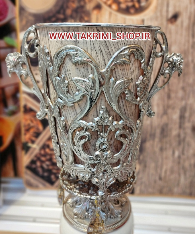 سطل و جا دستمال کنار سالنی بزرگ حباب دار ( موجود در دو رنگ طلایی و نقره ای )
