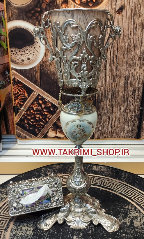 سطل و جا دستمال کنار سالنی بزرگ حباب دار ( موجود در دو رنگ طلایی و نقره ای )
