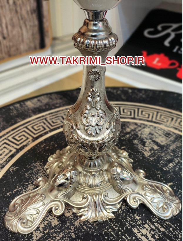 میز بار میوه خوری ایستاده کنار سالنی سلطنتی ( با ظرف میوه متوسط ) ( نقره ای و طلایی )