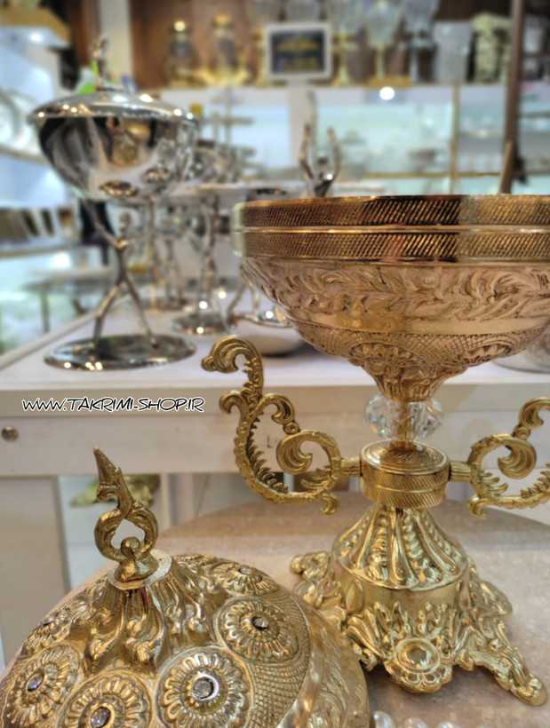 کاسه آجیل خوری ( سایز بزرگ ) دسته دار سلطنتی دکوری تزئینی با پایه بزرگ آلومینیومی آلیاژی ( تکریمی شاپ )