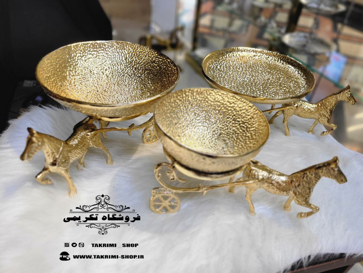 کالکشن ست سرویس پذیرایی اسب و با کالسکه اصلی نقره ای و طلایی ( تکریمی شاپ )