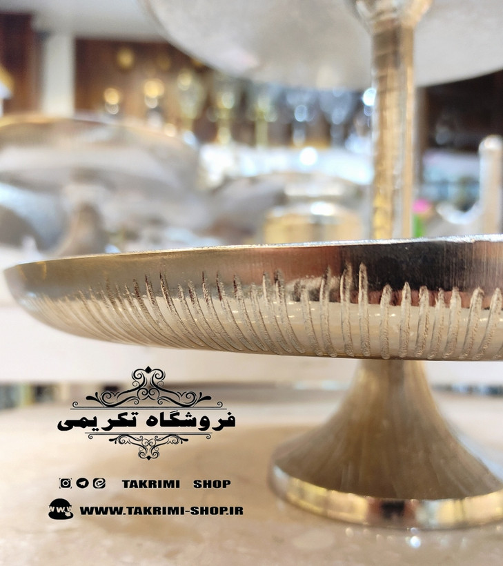استند شیرینی خوری 2طبقه 2 دو طبقه دوطبقه چرمی اورجينال پوست ماری تمساحی سایز بزرگ نقره ای ( تکریمی شاپ )