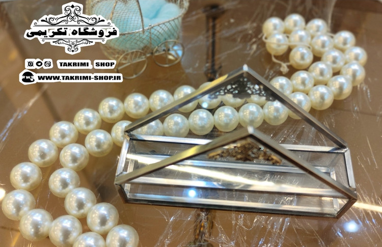 جادستمالی جا دستمالی رو میزی رومیزی مثلثی جنس شیشه و برنج ( تولیدی تکریمی شاپ )