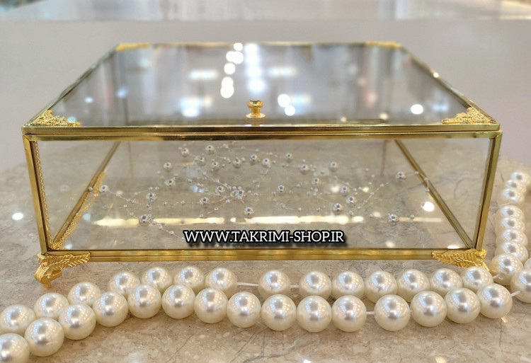 باکس شیشه ای خواستگاری ( متوسط ) خاستگاری شیرینی مینی کاپ کیک باقلوا درب دار مربع طلایی جنس شیشه ای و برنجی