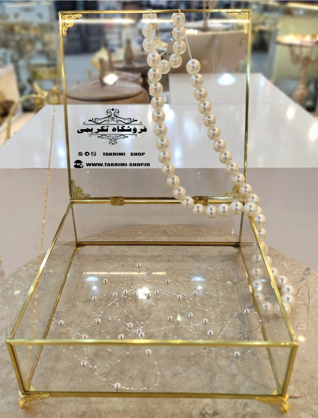باکس شیشه ای خواستگاری ( متوسط ) خاستگاری شیرینی مینی کاپ کیک باقلوا درب دار مربع طلایی جنس شیشه ای و برنجی