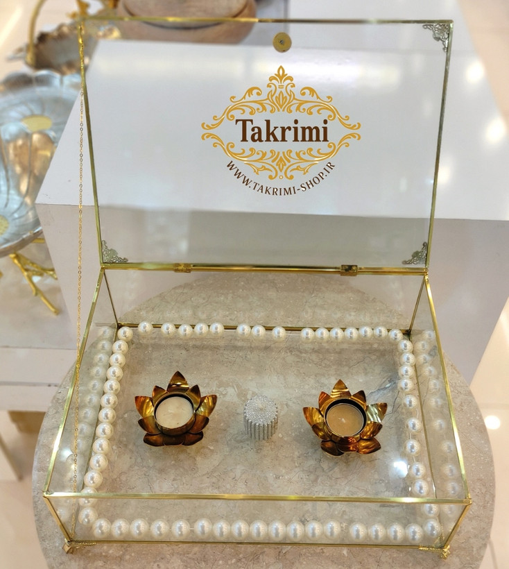 باکس شیشه ای خواستگاری ( بزرگ ) خاستگاری شب یلدایی شب چلگی چله ای شیرینی مینی کاپ کیک باقلوا درب دار مستطیل طلایی جنس شیشه ای و برنج خالص