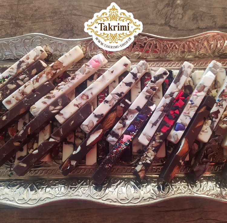 شکلات کاکائویی مغزدار ( 310 گرمی ) مغز دار ترکیبی سیگاری و گرد ( بادام هندی ،بادام ، فندق ، پسته ، گردو ، مغز تخمه )