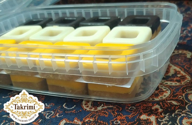 برشتوک شکلاتی ویژه ( 400 گرمی ) خوشمزه مدل مربع خانگی طبیعی ویژه تکریمی شاپ ( آرد سفید ، آرد نخود ، کره طبیعی یا روغن قنادی ( به انتخاب مشتری) ، شکلات ، پودر قند ، هل ، زنجبیل ، دارچین )