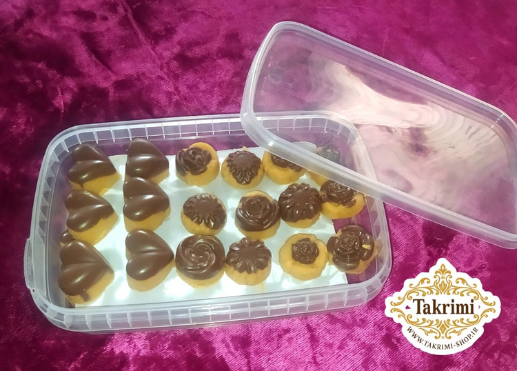 برشتوک شکلاتی ویژه ( 310 گرمی ) خوشمزه 4 مدل خانگی طبیعی ویژه تکریمی شاپ ( آرد سفید ، آرد نخود ، کره طبیعی یا روغن قنادی ( به انتخاب مشتری) ، شکلات ، پودر قند ، هل ، زنجبیل ، دارچین )
