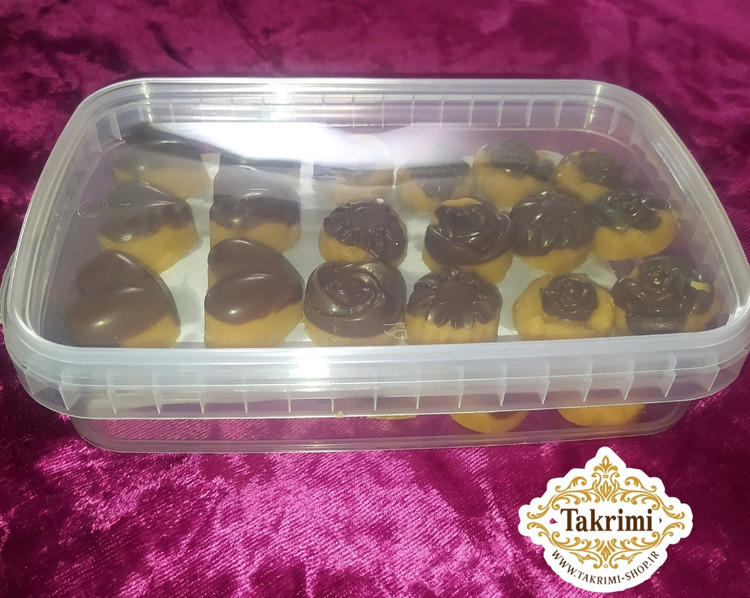 برشتوک شکلاتی ویژه ( 310 گرمی ) خوشمزه 4 مدل خانگی طبیعی ویژه تکریمی شاپ ( آرد سفید ، آرد نخود ، کره طبیعی یا روغن قنادی ( به انتخاب مشتری) ، شکلات ، پودر قند ، هل ، زنجبیل ، دارچین )