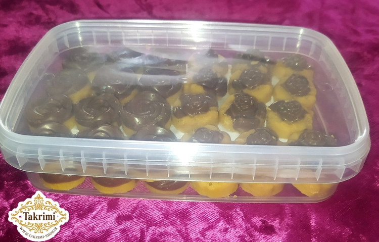 برشتوک شکلاتی ویژه ( 330 گرمی ) خوشمزه 2 مدل خانگی طبیعی ویژه تکریمی شاپ ( آرد سفید ، آرد نخود ، کره طبیعی یا روغن قنادی ( به انتخاب مشتری) ، شکلات ، پودر قند ، هل ، زنجبیل ، دارچین )