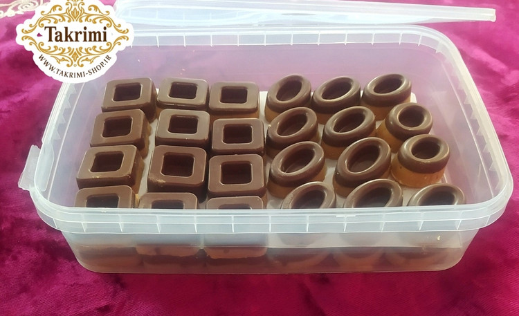 برشتوک شکلاتی ویژه ( 770 گرمی ) خوشمزه 2 مدل خانگی طبیعی ویژه تکریمی شاپ ( آرد سفید ، آرد نخود ، کره طبیعی یا روغن قنادی ( به انتخاب مشتری) ، شکلات ، پودر قند ، هل ، زنجبیل ، دارچین )