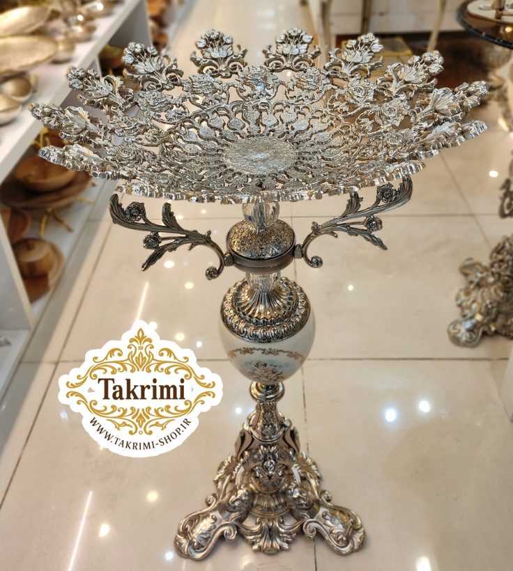 میز بار میوه خوری ایستاده کنار سالنی سلطنتی سایز بزرگ نقره ای ( با ظرف میوه سایز بزرگ ) ( تولیدی تکریمی شاپ )
