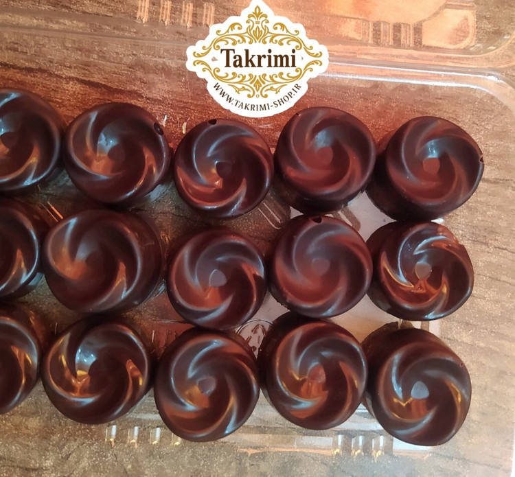 شکلات خرمایی ویژه ( 215 گرمی ) با طعم بی نظیر دارای 4 مدل خانگی طبیعی ویژه تکریمی شاپ ( خرما ، بیسکویت بدون شکر ، عسل طبیعی ، پودر کاکائو ، شکلات )