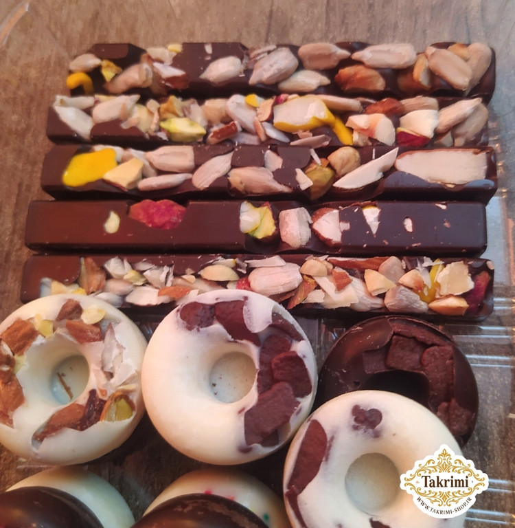 شکلات مغز دار ( 115 گرمی ) کاکائویی مغزدار خانگی ( بادام هندی ،بادام ، فندق ، پسته ، گردو ، مغز تخمه )
