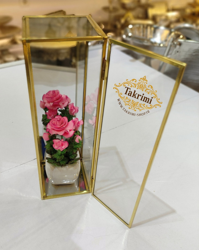 استند باکس جاعطری جا عطری جا ادکلنی جاادکلنی جای ادکلن عطری جای لوازم آرایشی ایستاده شیشه و برنج خالص ( توليدی تکریمی شاپ )